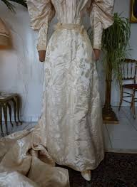 For australia, the ee20 diesel engine was first offered in the subaru br outback in 2009 and subsequently powered the subaru sh forester, sj forester and bs outback. Viktorianisches Hochzeits Ensemble Ca 1895 Www Antique Gown Com