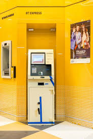 Bancherul Tehnologii Bancare Profil Banca Transilvania Bt Isi Dezvolta Reteaua De Bancomate Multifunctionale