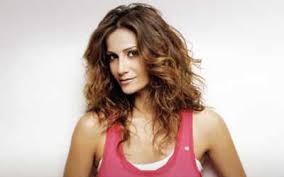 Την στιγμή που οι φήμες θέλουν τον μιχάλη χατζηγιάννη και τη ζέτα μακρυπούλια να είναι ζευγάρι, η πρώην του μιχάλη, δέσποινα ολυμπίου φαίνεται πως επιστρέφει… αφού οι δυο τραγουδιστές θα. Katerreysa Otan Xwrisa Me Ton Xatzhgiannh