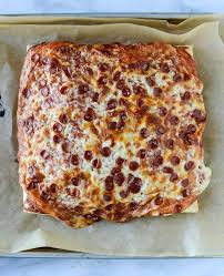 Super Easy Pepperoni Pizza Puff Pastry How Sweet Eats Recipe How Sweet Eats Appetizers Easy Pepperoni Pizza Puffs