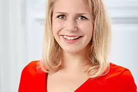 Die zwölf Kandidatinnen zur Wahl der Deutschen Weinkönigin im Portrait [mit  Bilderstrecke]