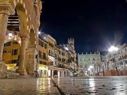Un istituto clinico che si dedica alla cura del paziente chirurgico nella città di legnago. Shopping A Verona Dove Fare Acquisti E Cosa Comprare A Verona