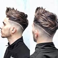 O anche così sfumato dietro la nuca. Achille