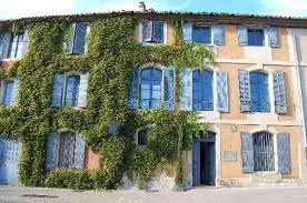 Au Ralenti Du Lierre Lierre Maison Style Provence