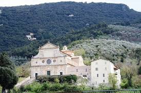 The small church has a single nave with a splendid polygonal apse with mullioned windows. San Salvatore Basilika Denkmaler Und Monumente In Spoleto