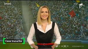 Priveste sport online, calendar sportiv si meciuri transmise online cu surse sopcast, tv online sopcast, digi sport 1, telekom 1, pro tv, antena 1, vlc, acestream, html5. Like A School Girl Tv Magia