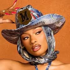 Kiana Smith's Instagram, Twitter & Facebook