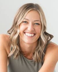 Erin Hagen's Instagram, Twitter & Facebook