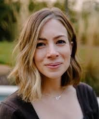 Sarah Goodrum's Instagram, Twitter & Facebook