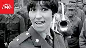 Tatínek pracoval jako internista, její maminka . Marta Kubisova Sama 1966 Youtube