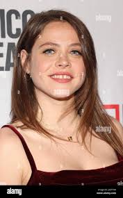 New York, NY, États-Unis. 3rd avril 2023. Olivia Luccardi assistait à  l'événement annuel MCC MISCAST 23, Hammerstein Ballroom au Manhattan  Centre, New York, NY 3 avril 2023. Crédit : Manoli Figetakis/Everett  Collection/Alay