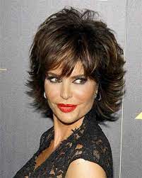 Lisa Rinna Is Not Only A Madly Popular Celebrity She Is Also A Glamorous Tv Diva So Many Women Short Hair Styles Long Hair Styles Medium Length Hair Styles