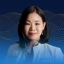 Peggy Roe's Instagram, Twitter & Facebook