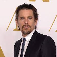 Ethan hawke's fourth novel, out tuesday, a bright ray of darkness, is imbued with elements of his real life. Ethan Hawke Wurde Viermal Fur Tot Erklart Leute