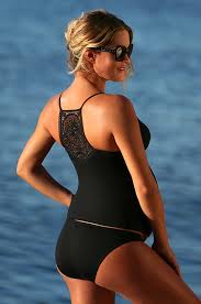 15 maillots de bain pour briller sur la plage ! Maillot Noir Future Maman Avec Dos En Dentelle Maori