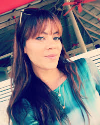 Sarah Lenoir's Instagram, Twitter & Facebook