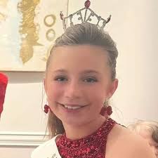 Wendy Steed's Instagram, Twitter & Facebook