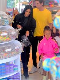 Kim kardashian and kanye west's marriage hit its 'turning point' in 2018. Kim Kardashian Takes North Candy Shopping In Nyc Kim Kardashian Nyc Shopping Kardashian Kids