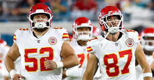 Chiefs' Creed Humphrey and Travis Kelce selected to PFWA All-AFC team | Arrowhead Pride