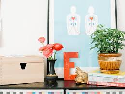 The color coral is one of those beautiful hues that surprisingly works with a broad range of decorating styles. Coral Accessories Hgtv