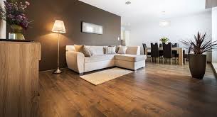 Ein wohnzimmer kann vieles sein, beispielsweise ein intensiv genutzter fernsehraum, eine ausgelagerte spielecke, eine gemütliche leselounge, ein bequemes gästezimmer oder eine coole partyzone. Parkett Bager In Munster Parkettleger Meisterbetrieb Seit 1933