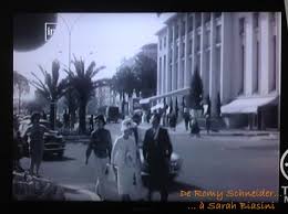 Équipant entièrement la salle de classe de micros, maniant seul sa caméra, il s'est fondu dans le décor et a gagné la confiance de tous. De Romy Schneider A Sarah Biasini Television Romy