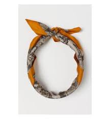 Das haarband feststecken, die haarsträhnen unter. Kurze Haare So Kannst Du Die Haar Accessoire Trends Tragen