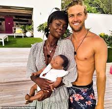Love island contestants aaron shaw and cynthia taylu. Love Island Australia S Cynthia Taylu And Aaron Shaw Have Split Daily Mail Online