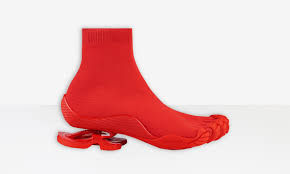 From the iconic triple s, track, and speed sneakers to the knife pumps and mules, with the signature pointed toe and a curved heel, without forgetting the. Balenciaga Gets Weird With 5 Toed Vibram Sneaker Heel