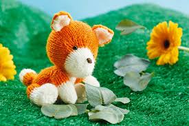 This free knitting pattern will make a lovely gift for a newborn. Finley Fox Free Knitting Pattern Knitting Bee