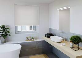 Wenko duschrollo 128 x 240 cm schnelltrocknendes rollo für dusche und badewanne wasserdicht pflegeleicht aluminium 132 x 240 x 5 cm weiß. Rollos Fur Das Badezimmer Feuchtigkeitsbestandig Nach Mass Gefertigt