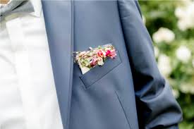 Hochzeit Blumiges Einstecktuch Anstecker Brautigam Unverblumt Steffi K Blumenstrauss Hochzeit Blumengestecke Hochzeit Hochzeit