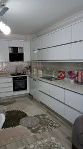 Beach house kitchens kitchen remodel kitchen decor kitchen inspiration design white modern kitchen kitchen furniture design kitchen fittings home kitchens evim şahane programı mutfak dekorasyonları. Evim Sahane Icin 15 Fikir 2021 Mutfak Dolabi Luks Mutfaklar Mutfak