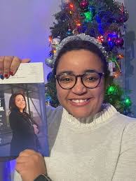 Michelle Lunn's Instagram, Twitter & Facebook