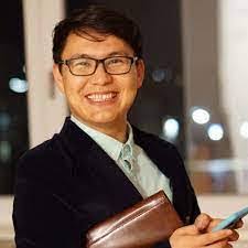 Ali Raphael's Instagram, Twitter & Facebook