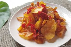 Biasanya sambal goreng kentang dikreasikan dengan berbagai bahan lainnya, seperti ati ampela, udang, telur puyuh, teri dan banyak lagi. Agar Kering Kentang Hasilnya Garing Dan Renyah Perhatikan 6 Tips Penting Ini