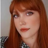 Esra Karaca's Instagram, Twitter & Facebook