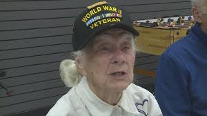 Sara Parsons, WWII veteran, holds book signing in Wisconsin Rapids