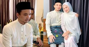Dalam kalangan masyarakat melayu, ketika bersanding, pengantin lelaki akan memakai baju melayu dan pengantin perempuan akan memakai baju kurung. Alhamdulillah Selesai Urusan Nikah Online Pengantin Lelaki Tunai Tanggungjawab Drive Kereta Terus Jumpa Isteri Kashoorga