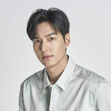 Share to twitter share to facebook share to pinterest. Lee Min Ho Bio Affair Single Net Worth Ethnicity Salary Age Nationality Height Singer South Korean Actor