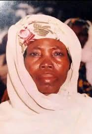 How to edit a picture to change the dress?