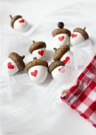 Wie edelstücke kullern die braunen kastanienmännchen und co. Basteln Mit Eicheln 70 Einfache Ideen Mit Anleitungen Zum Nachmachen