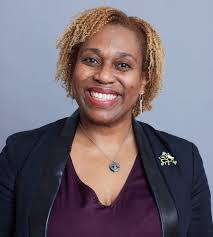 Deanna Logan's Instagram, Twitter & Facebook