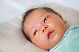 Sararan bebek kıyafetleri nasıl temizlenir, vereceğimiz püf noktaları işinizi oldukça kolaylaştıracak. Bekleyen Bebek Kiyafetlerindeki Sari Lekeler Nasil Cikar