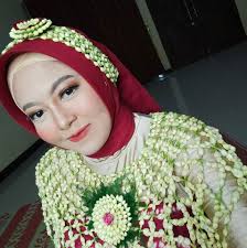 What is the total number of bones in the human skeletal system?