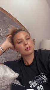 Allison Davenport's Instagram, Twitter & Facebook