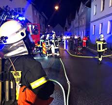 Die wohnung hat neben einem bad, küche, flur und treppenaufgang mit garderobe noch zwei zimmer. Obergunzburg Verrauchte Wohnung Feuerwehr Rettet Eine Person Aus Wohnung New Facts Eu Nachrichten News Das Blaulichtmagazin