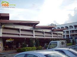 Wisteria mall has fairprice finest supermarket and kopitiam food court as its anchor tenants. Main View Of Yuhua Village Market And Food Centre Building Image Singapore