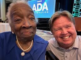 Cheryl Cagle's Instagram, Twitter & Facebook