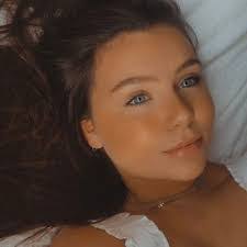 Meaghan Browne's Instagram, Twitter & Facebook